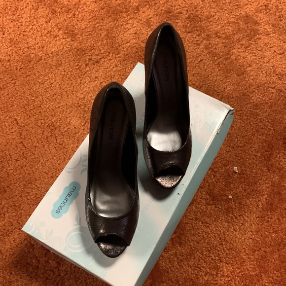 Maurice’s Size 8 peep toe heels - Picture 3 of 5